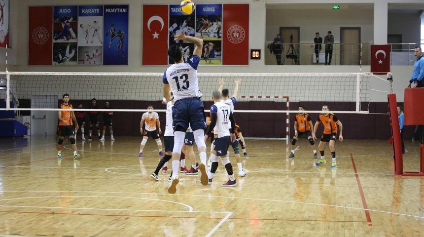 Haliliye Belediyespor liderliğini sürdürüyor