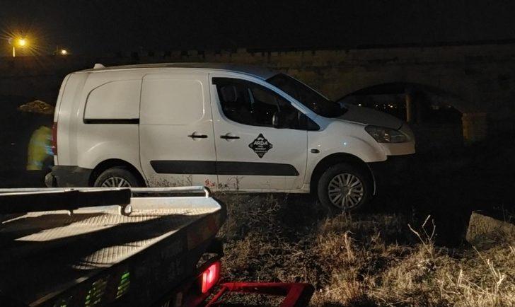 (Özel) Otomobil köprüden uçtu: 1 yaralı G4