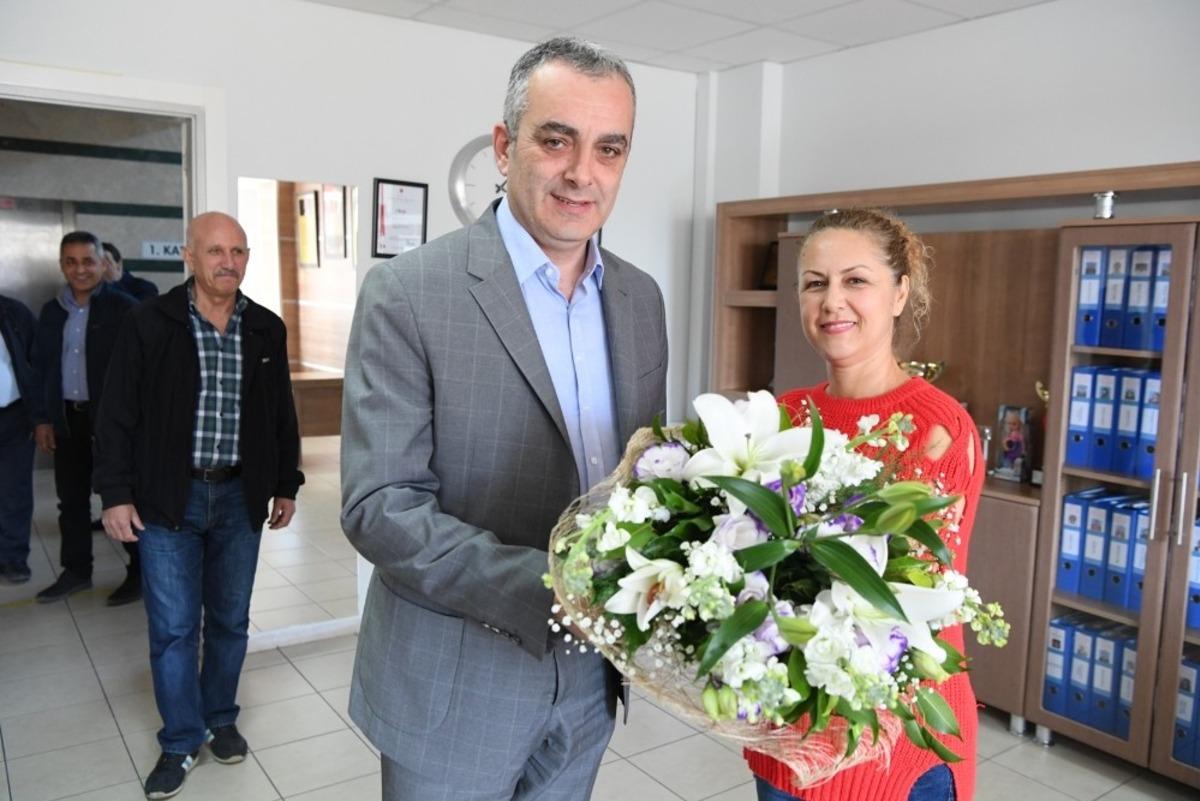 Başkan Esen okulda incelemelerde bulundu