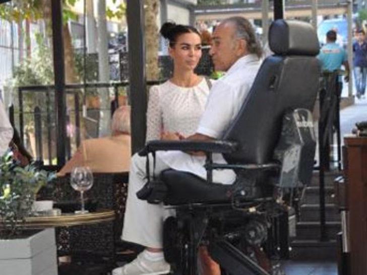 Onun dekolte pozları da ortada G3