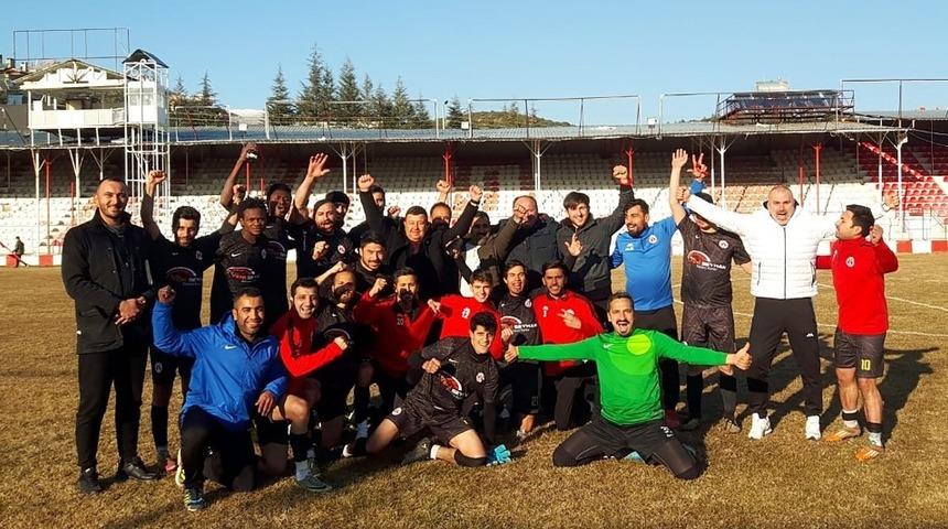 Kırkg&ouml;z D&ouml;şemealtı Belediye Spor Play-Off&rsquo;a kaldı