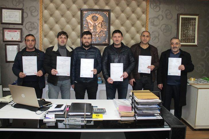 Emlakçılar mesleki yeterlilik belgelerini aldılar G3