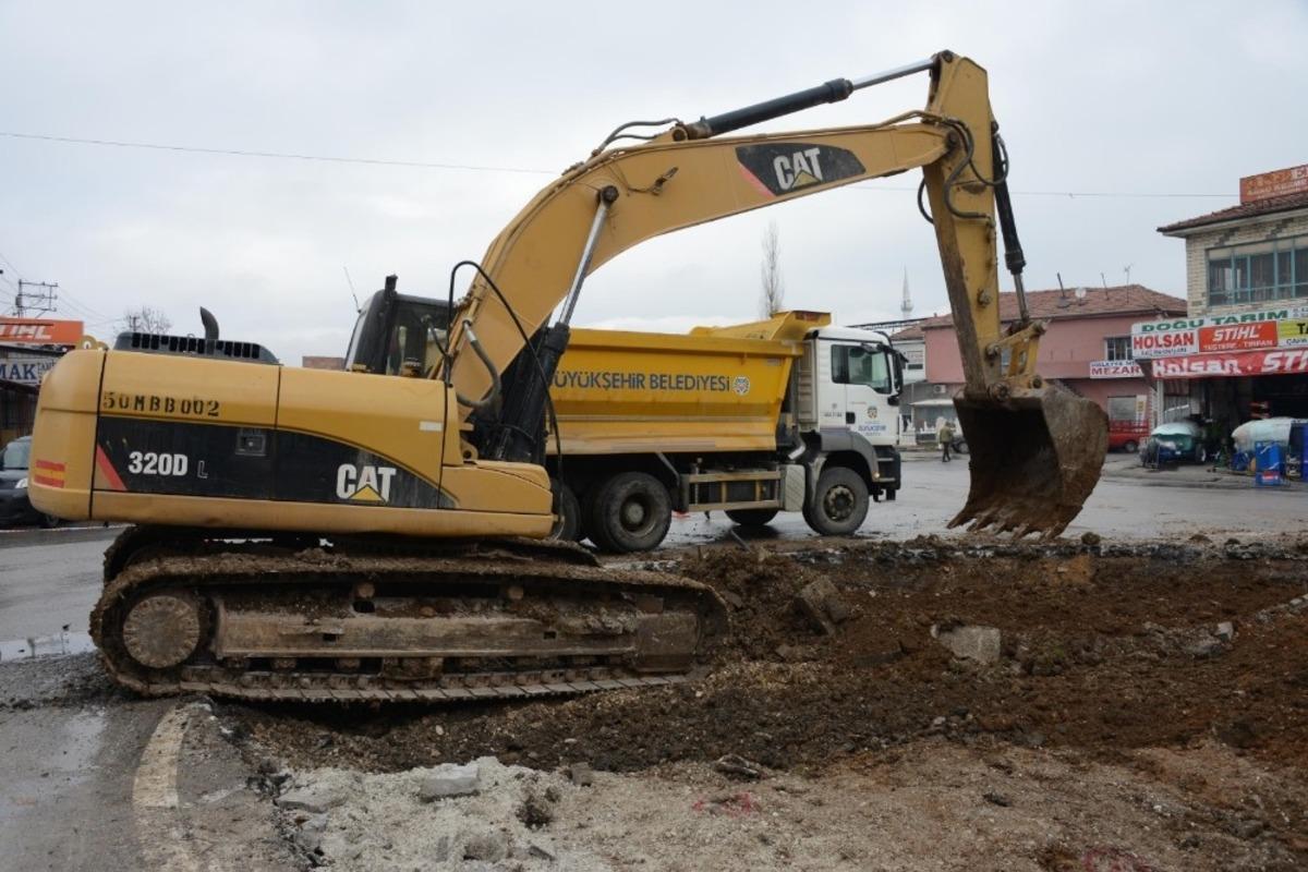 Sanayide yol d&uuml;zenleme &ccedil;alışmaları yapılıyor