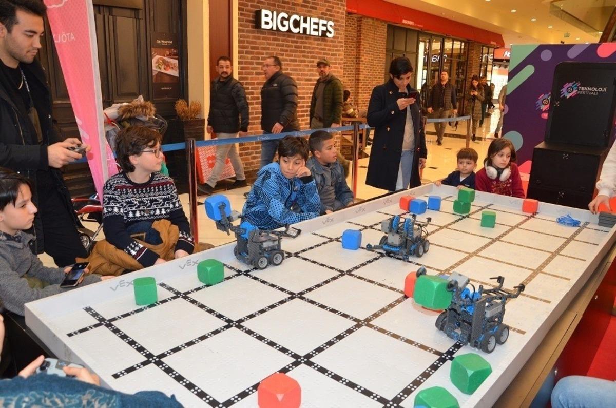 İzmir&rsquo;de Teknoloji Festivali başladı