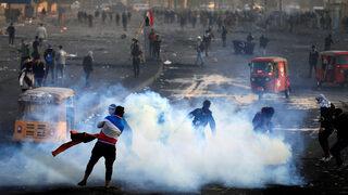 Bağdat’ta gösterilerde 14 subay yaralandı