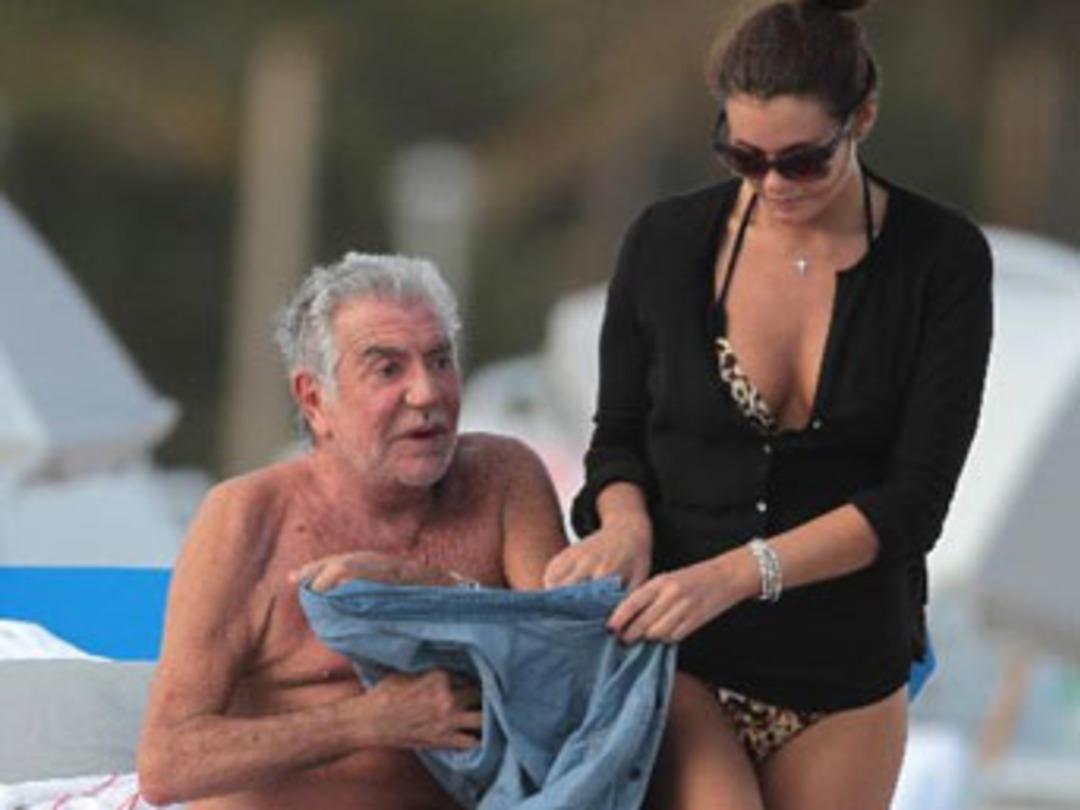 Roberto Cavalli'ye gen&ccedil; sevgilisi