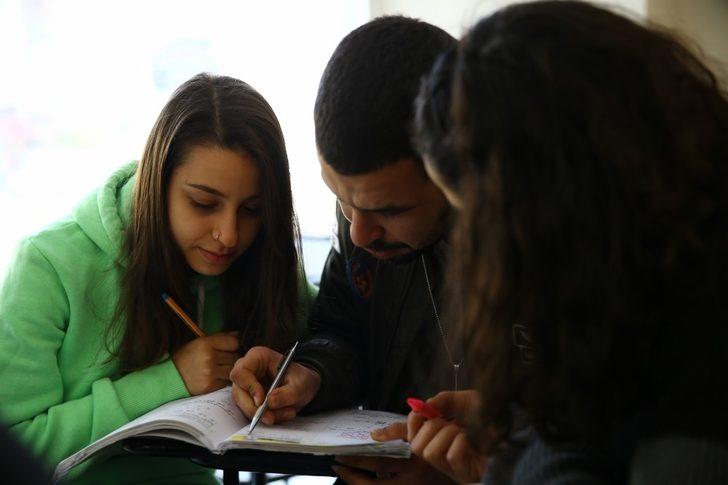 Aydınlı gençler etüt merkezleriyle hayallerine kavuşuyor G1