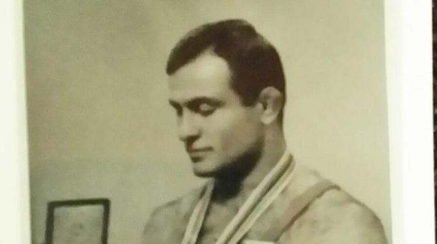 Olimpiyat şampiyonu eski güreşçi Kazım Ayvaz hayatını kaybetti