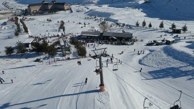 ’Isparta Davraz Kayak Merkezi’ yarıyılda dolup taştı