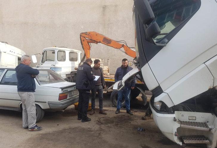 Hayatının şokunu yaşadı! Yanına gelen iki kadın yüzüne sprey sıkıp parasını aldı G3