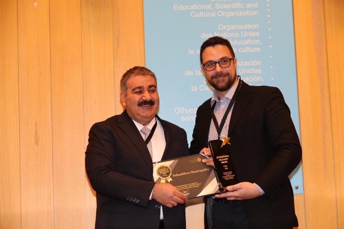 Paris&rsquo;te Paland&ouml;ken g&uuml;ndemi