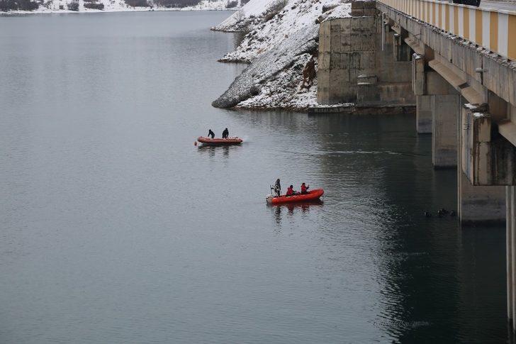 Gülistan Doku'yu bulmak için arama çalışmaları devam ediyor G3