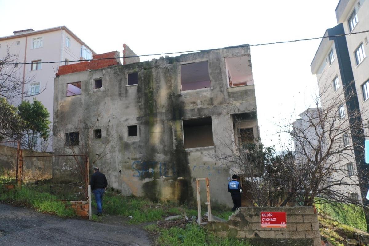 Kartal Belediyesi, 101 riskli ve metruk binanın yıkımını ger&ccedil;ekleştirdi