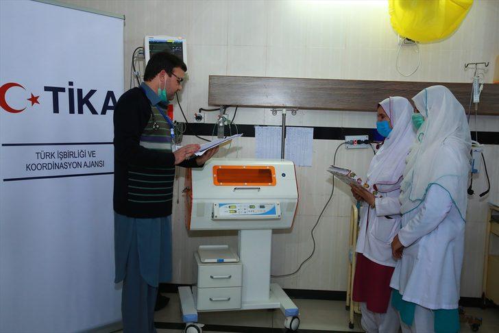 TİKA'dan Pakistan'daki hastanenin çocuk servisine modern tıbbi malzeme desteği G1