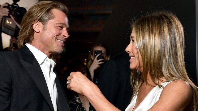Jennifer Aniston ve eski eşi Brad Pitt sahne arkasında SAG ödüllerini kutladı