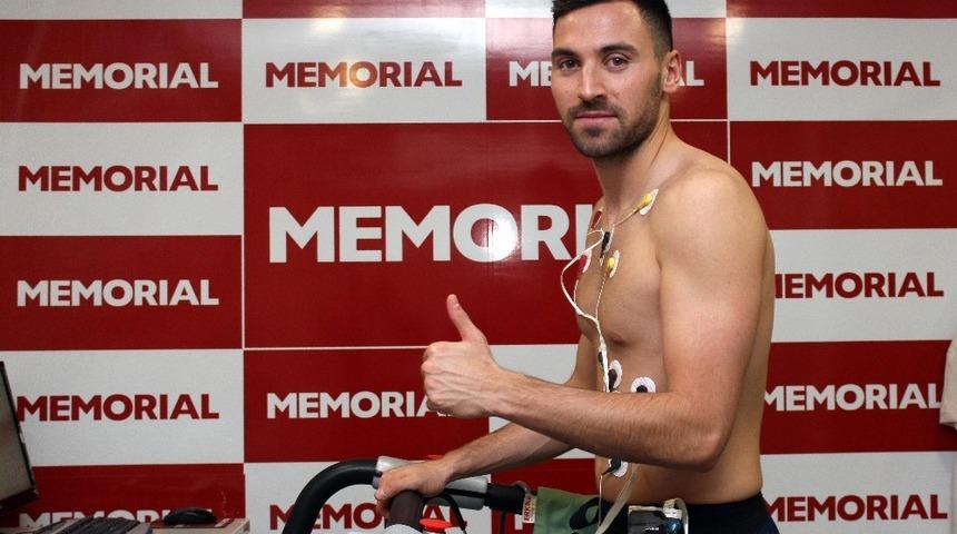 Sinan G&uuml;m&uuml;ş sağlık kontrol&uuml;nden ge&ccedil;ti