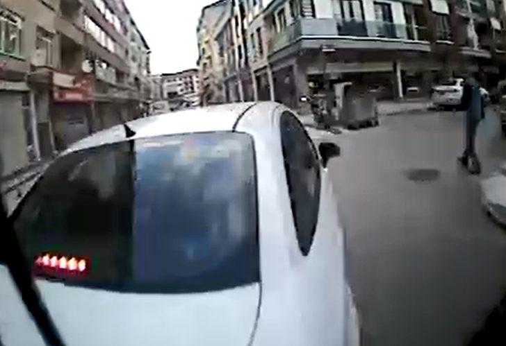 Halk otobüsü, otomobile çarptı; yolcular yere savruldu G5