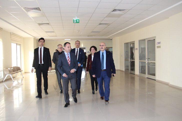 Vali Köşger’den İl Sağlık Müdürü Açıkgöz’e ziyaret G3