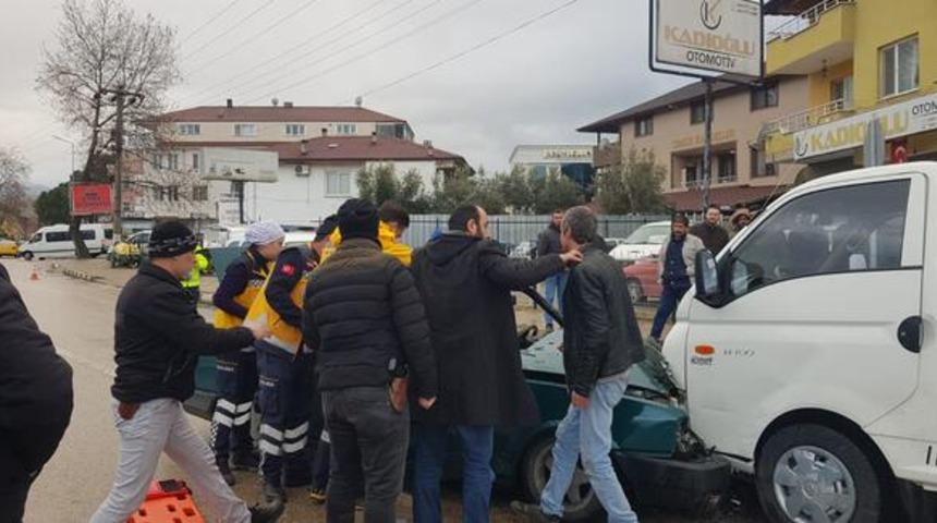 'Beni seviyor musun?' sorusuna 'hayır' yanıtı alınca direksiyonu kırdı