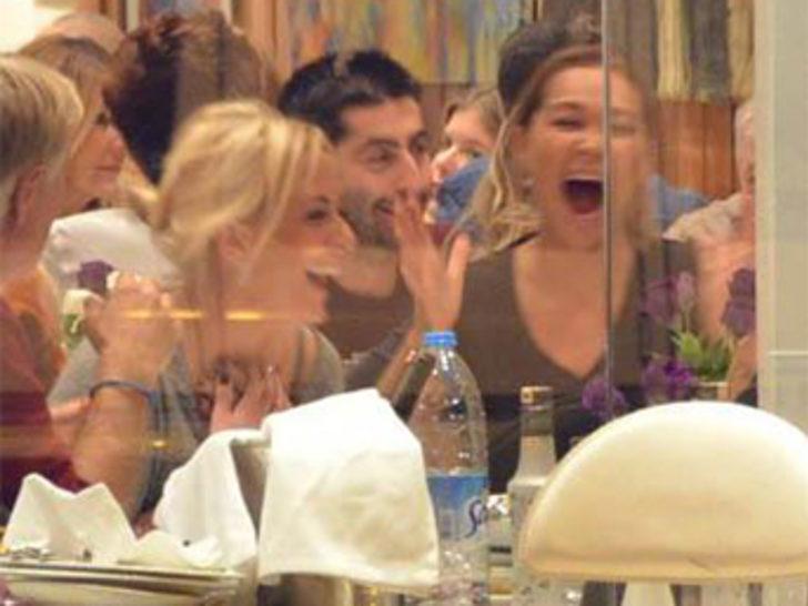 Ünlü çift buluşunca kahkahalar havada uçuştu G2