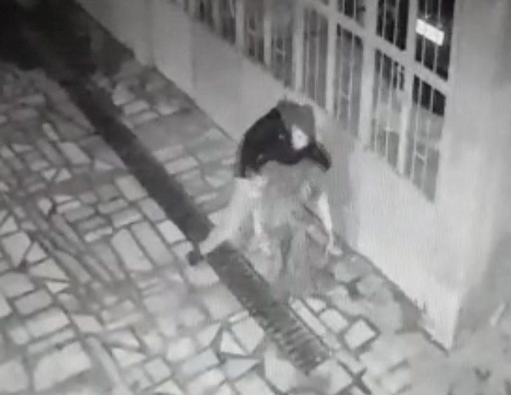 Annesini bıçaklayan genç tutuklandı! İfadeleri kan dondurdu G1