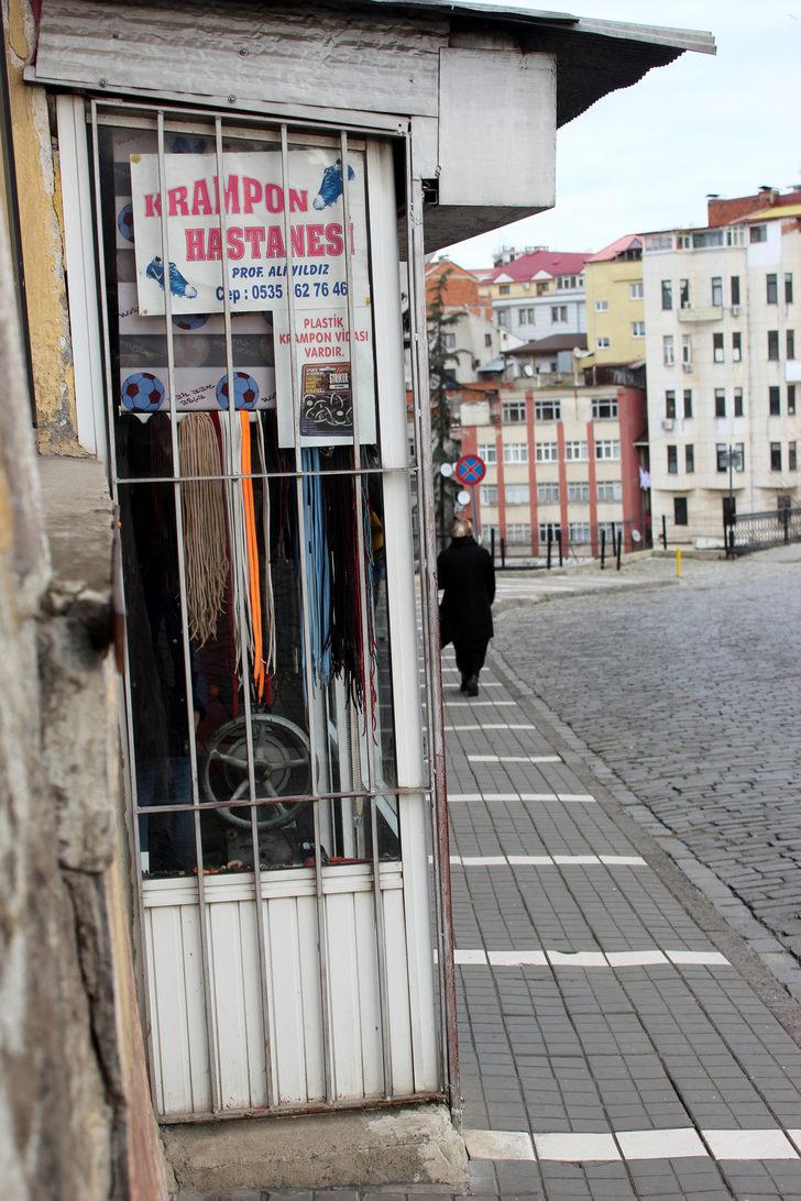 Ona 'Krampon Profesörü' diyorlar! 2 metrekarelik dükkanında... G3