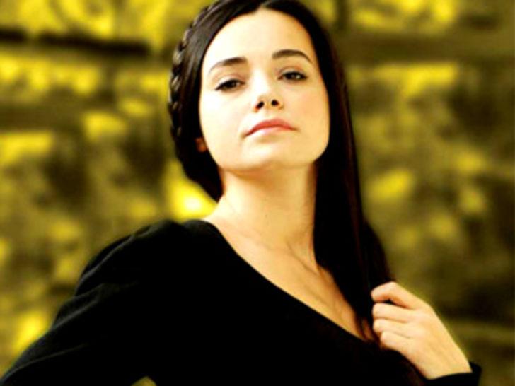 Özgü Namal'a Bodrum'dan kötü haber G2