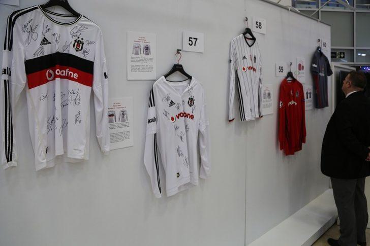 Beşiktaşlı futbolcuların 1903’ten bu yana giydiği formalar görücüye çıktı G2