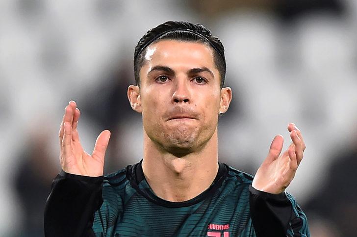 Ronaldo ünlü futbolcuyla dudak dudağa G5