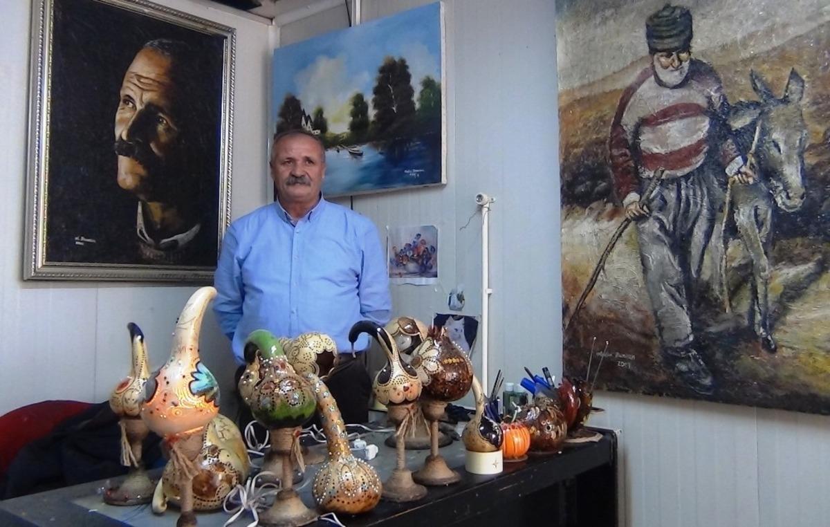 Vanlı ressam s&uuml;s kabağından gece lambası yapıyor