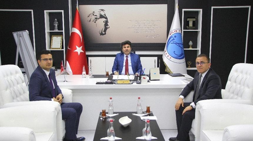 G&uuml;mr&uuml;k M&uuml;d&uuml;rleri Rekt&ouml;r  Karacoşkun&rsquo;la bir araya geldi