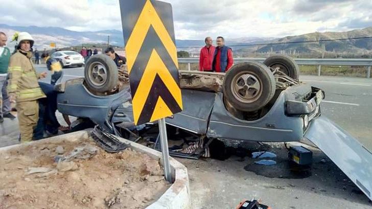 İzmir'de feci kaza! Hamile eşinin yanından ayrılmadı G4