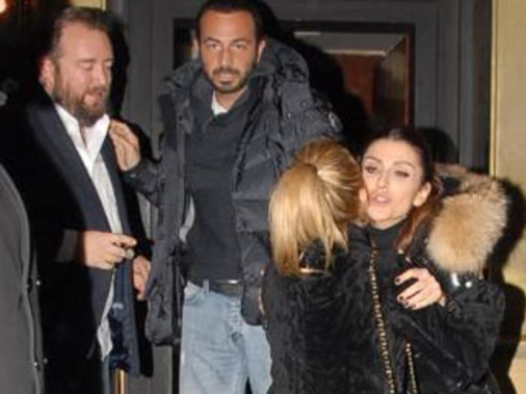 &Ouml;zge Ulusoy ayrılığa dayanamadı