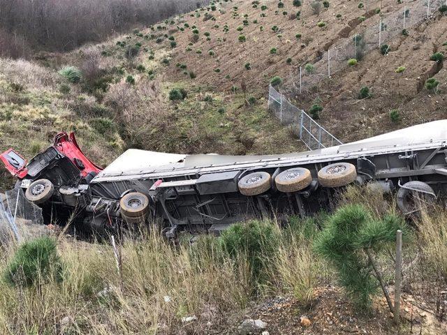 Kuzey Marmara otoyolunda faciadan dönüldü: 1 yaralı