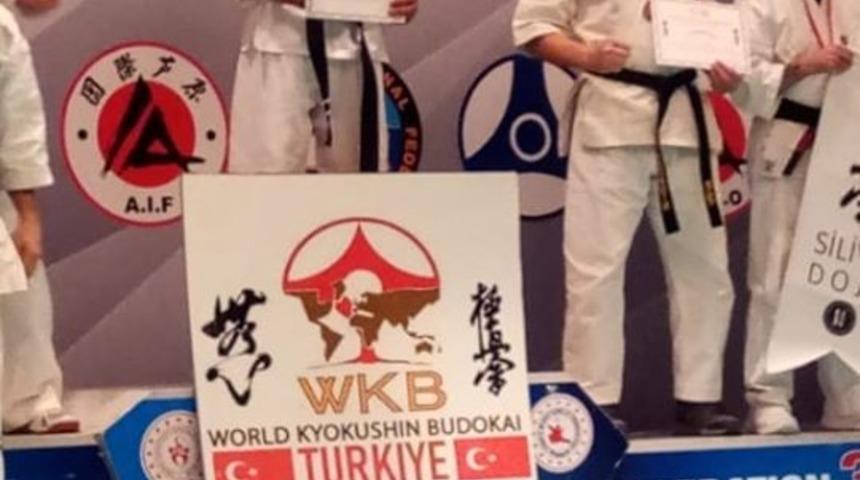 Wushu sporcuları başarılı d&ouml;nd&uuml;