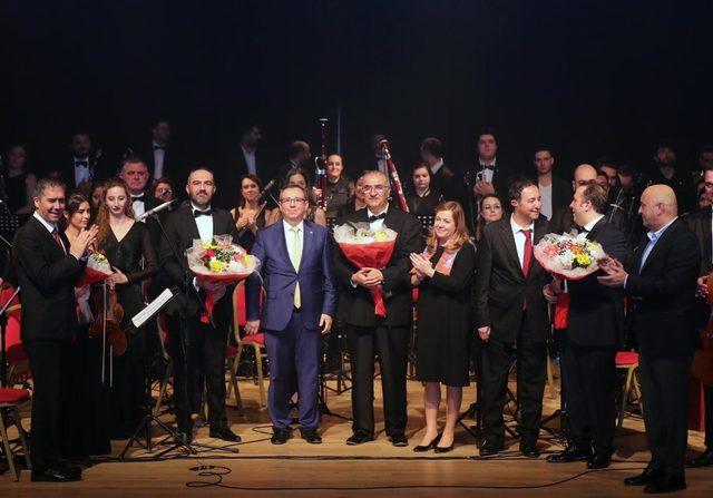 Balkan Senfoni Orkestrası bu kez Arnavutluk için sahne aldı