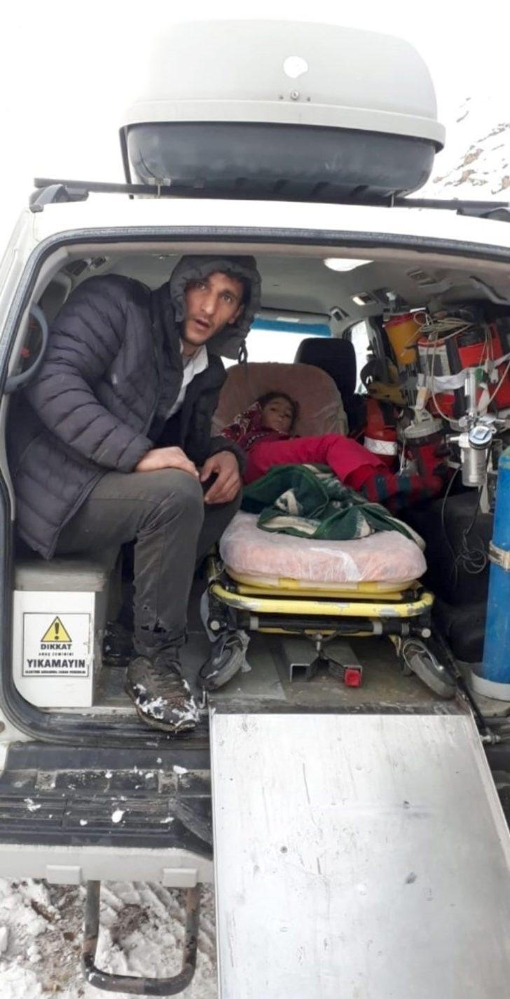 Rahatsızlanan çocuğun imdadına belediye ekipleri yetişti G4