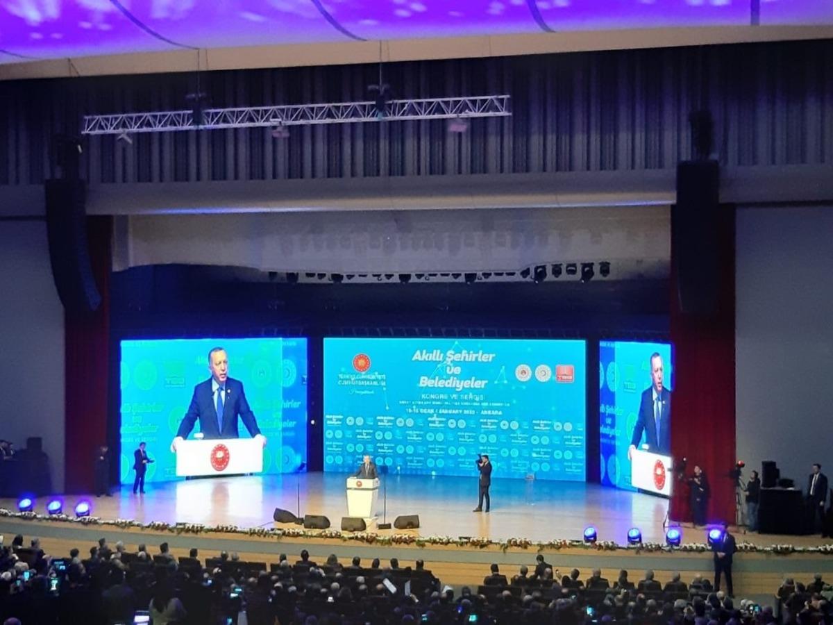Rekt&ouml;r Prof. Dr. Erhan Tabakoğlu, Akıllı Şehirler ve Belediyeler Kongre ve Sergisi&rsquo;ne katıldı