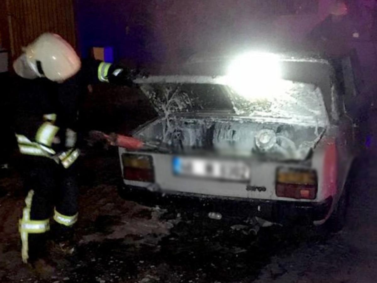Park halindeki ara&ccedil;ta feci şekilde yanarak  hayatını kaybetti