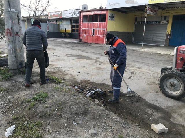 Burhaniye’de Sanayi Sitesi temizlendi