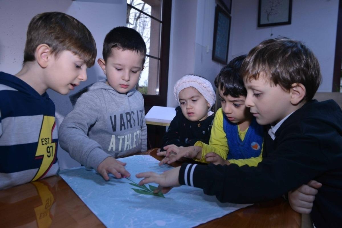 Minikler ebru sanatını &ouml;ğrendi