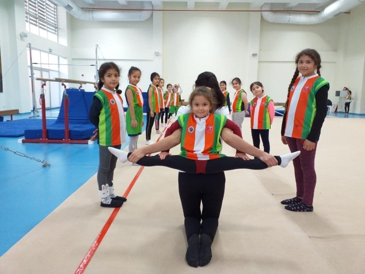 Kepez&rsquo; de &ccedil;ocuklara cimnastik eğitimi