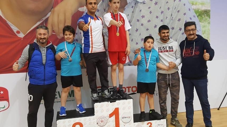 &Ouml;zel sporculardan 2 madalya