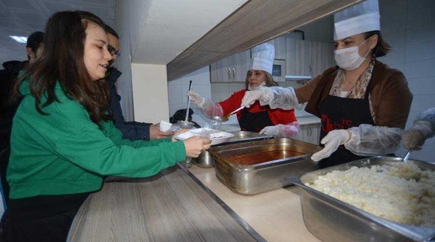 Anne Eli projesine yemek firmalarından destek