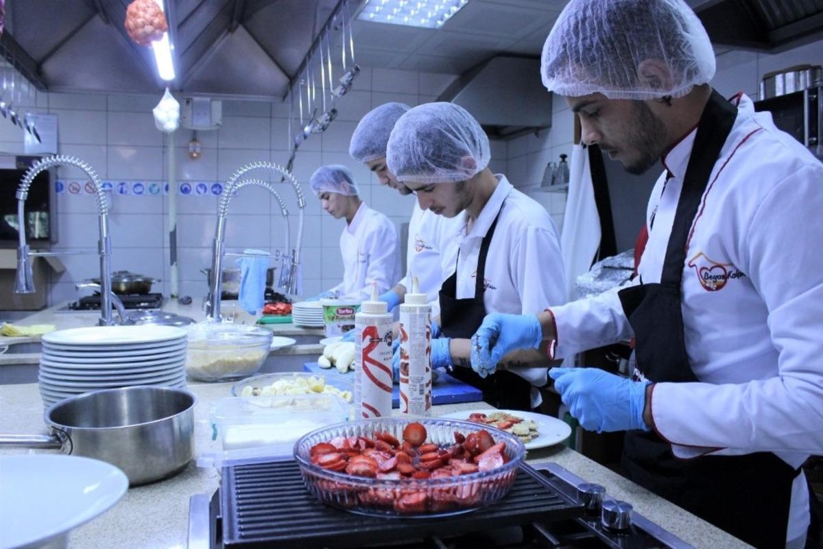 Kocaeli&rsquo;de 25 &ouml;ğrenciden &ouml;rnek davranış