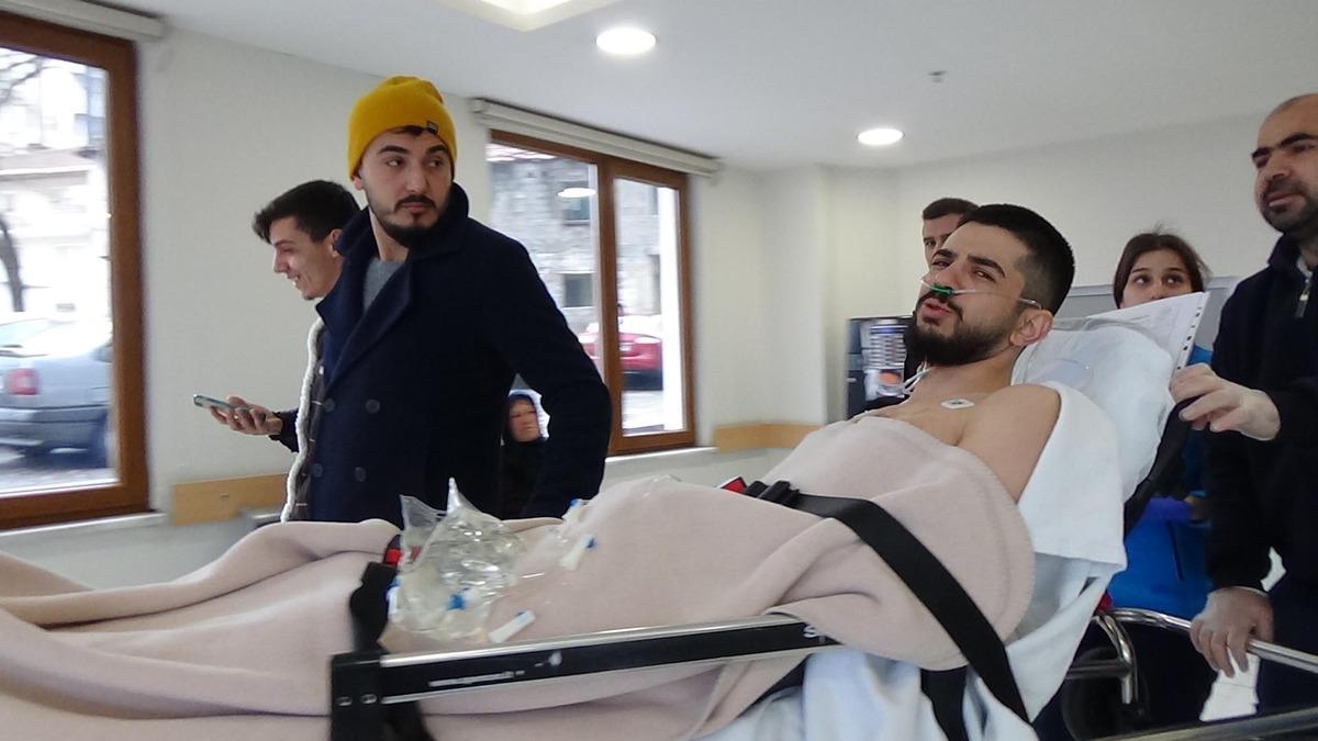 Boynundan vuruldu, gazetecilere b&ouml;yle seslendi: '&Ouml;lmedi, alamıyorlar canını' diye yazın