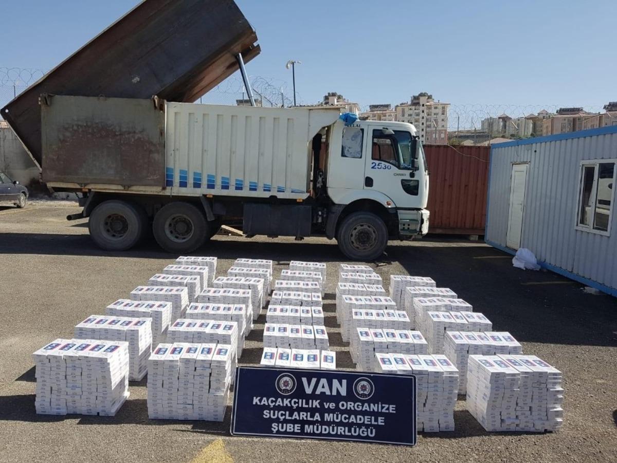 Van polisi 2019 yılında 1 milyon 297 bin paket ka&ccedil;ak sigara ele ge&ccedil;irdi
