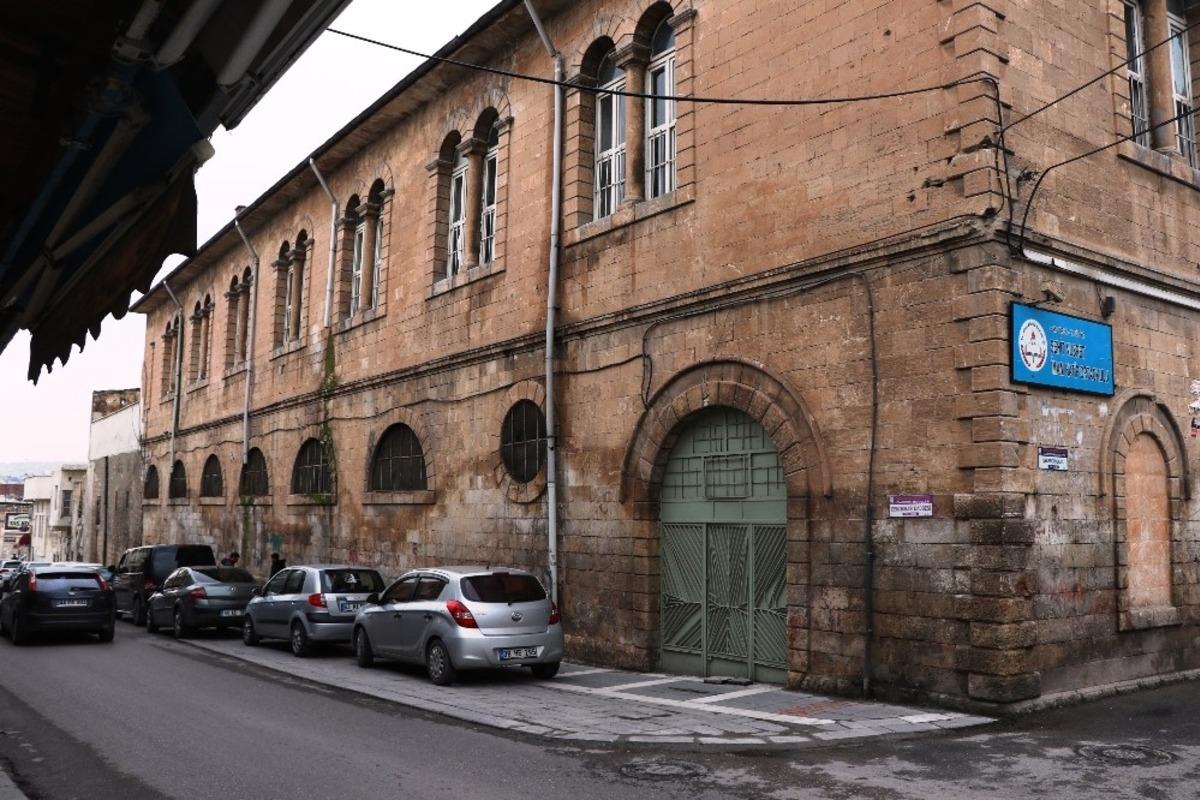 Şanlıurfa&rsquo;da tarihi okul restore edildi