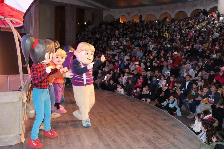 Nevşehir’de çocuklar Rafadan Tayfa’ya büyük ilgi gösterdi G3