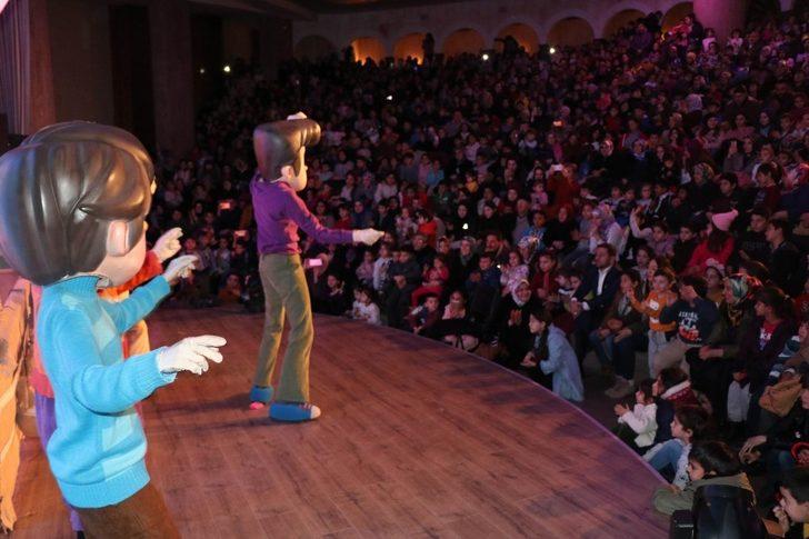 Nevşehir’de çocuklar Rafadan Tayfa’ya büyük ilgi gösterdi G5